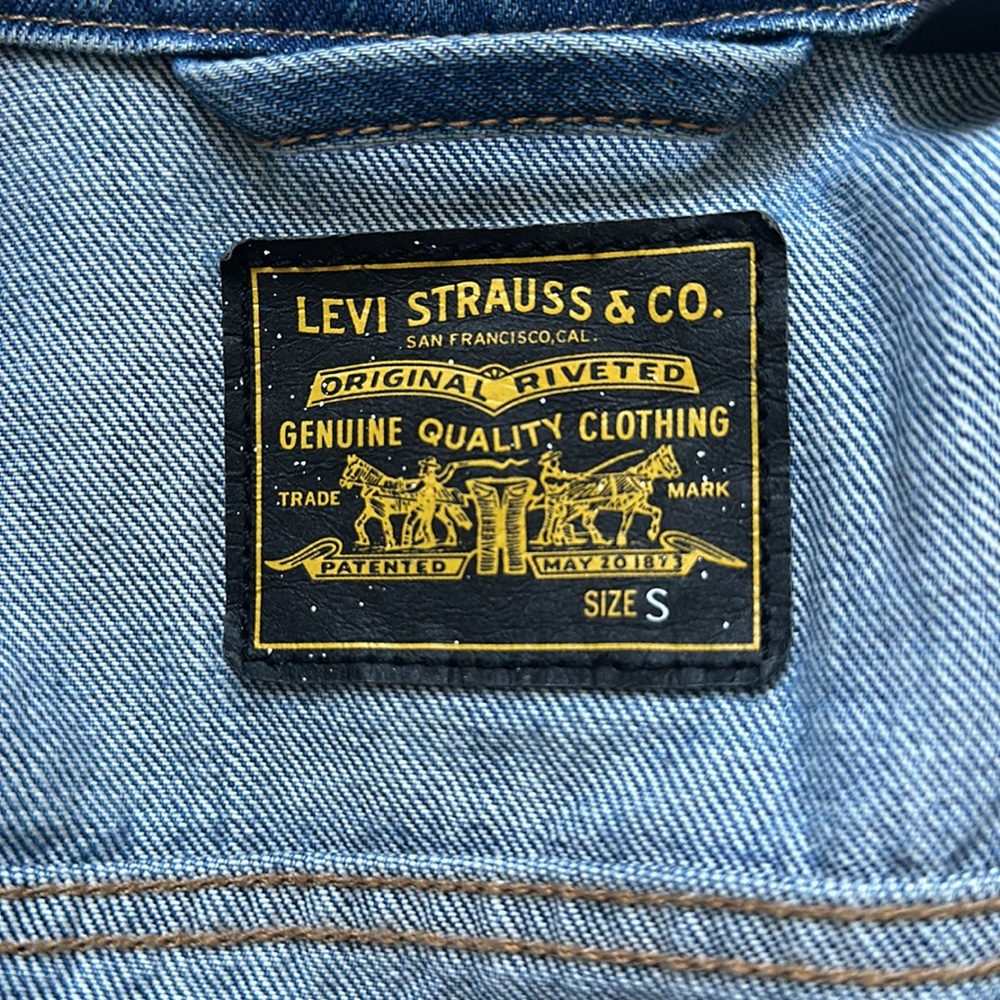 Levis X Star Wars Collaboration. Limited Edition. Denim Trucker Jacket - Picture 3 of 3